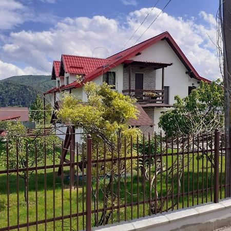 Hotel Casa Popa Gura Humorului Esterno foto