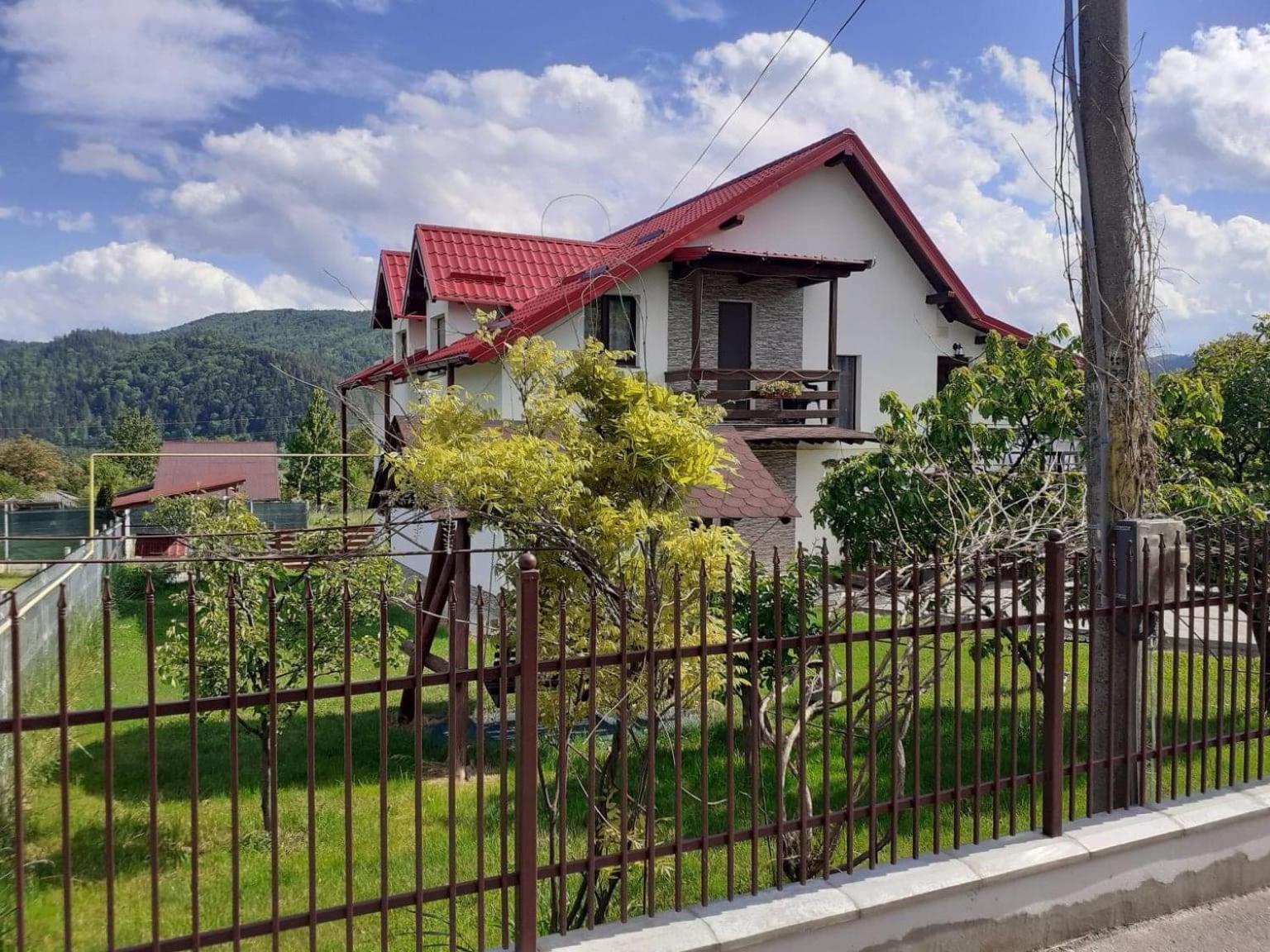 Hotel Casa Popa Gura Humorului Esterno foto