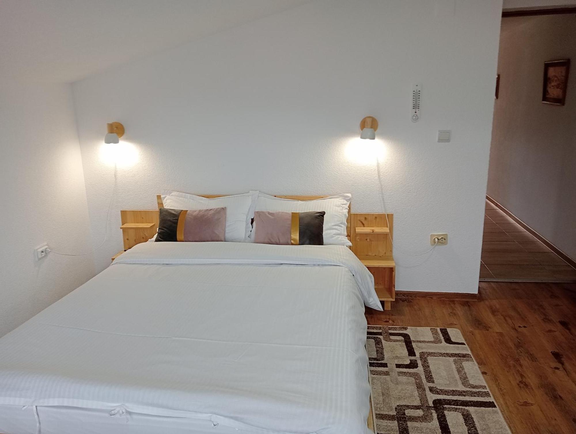 Hotel Casa Popa Gura Humorului Esterno foto